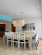 Apt w 2BR Ocean View Jacuzzi in Sotogrande