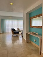 Apt w 2BR Ocean View Jacuzzi in Sotogrande