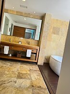 Apt w 2BR Ocean View Jacuzzi in Sotogrande
