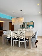 Apt w 2BR Ocean View Jacuzzi in Sotogrande
