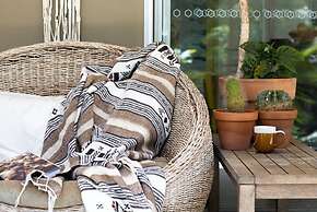 Honeybird Hideaway