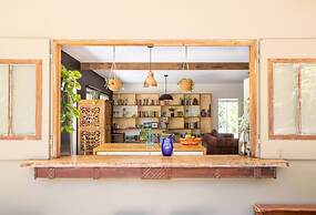 Honeybird Hideaway