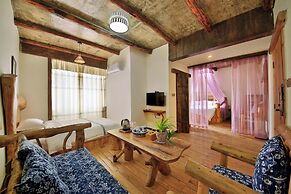 Xiangxi Dreamweaver Inn