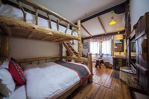 Xiangxi Dreamweaver Inn