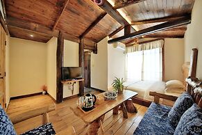 Xiangxi Dreamweaver Inn
