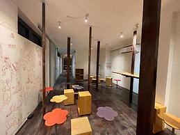 Hanique Cafe and Stay