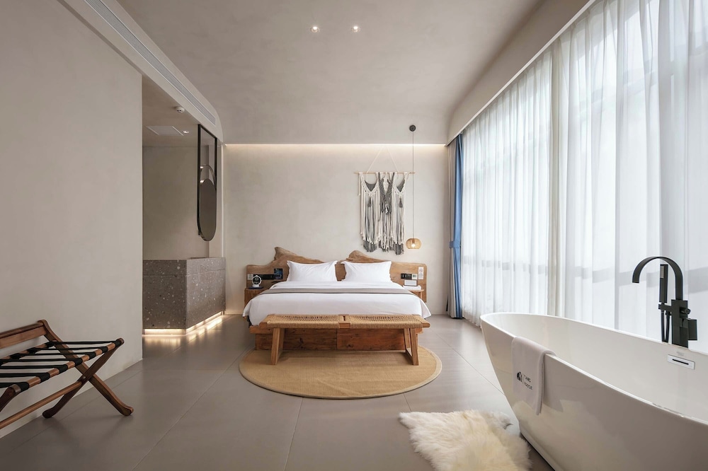 TANG House