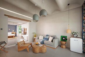 TANG House