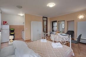 Iva Apartments