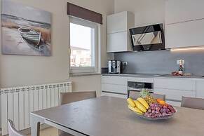 Elegant Panoramic Seaview Apartments