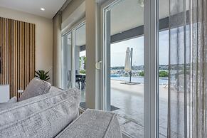 Elegant Panoramic Seaview Apartments