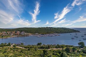 Elegant Panoramic Seaview Apartments