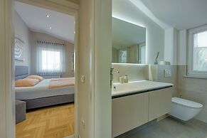 Elegant Panoramic Seaview Apartments