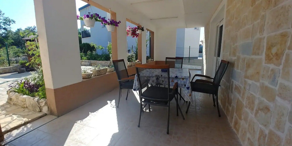 Apartment Marasovic