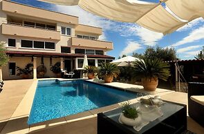 Apartments Hermes