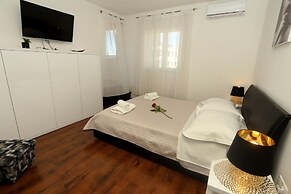 Apartments Hermes