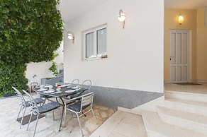 House Fjaka