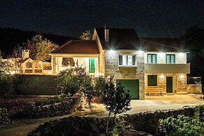 House Quattro