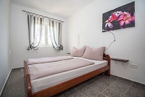 Apartments Maslina