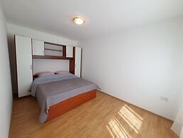 Apartments and Rooms Jengic