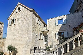 House Marijeta and Tonka