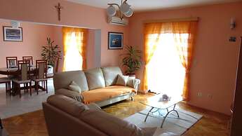 Apartment Ana