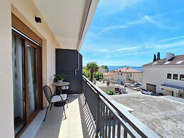Apartment and Rooms Katunar