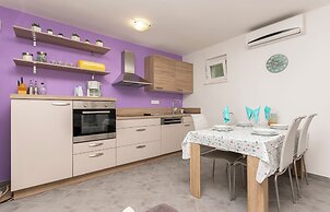 Apartment Green