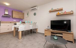 Apartment Green