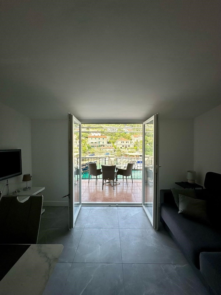 Apartments Daira