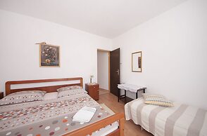 Apartments Mira