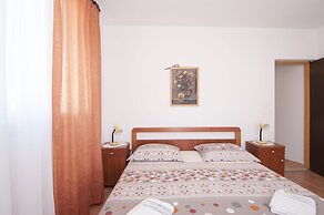 Apartments Mira