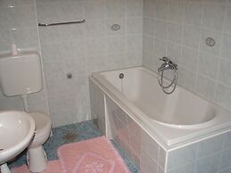 Apartments Tone