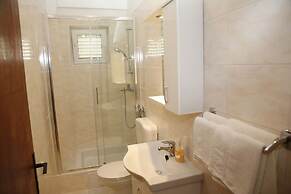 Apartments Araz