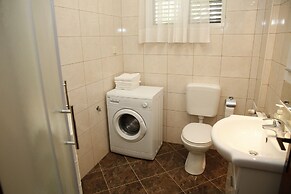 Apartments Araz