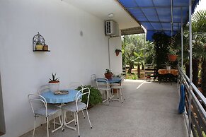 Apartments Araz
