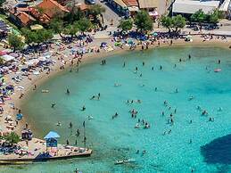 Apartments Araz