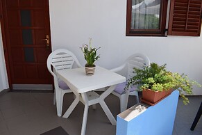 Apartment Den