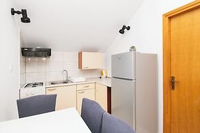 Apartment Den