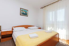 Apartments Zdravko