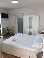 Apartments Sini