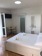 Apartments Sini