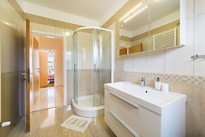 Apartment Goge
