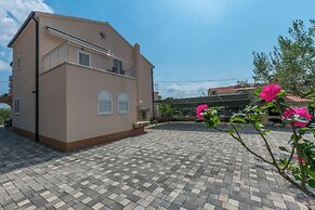 Apartments Mir