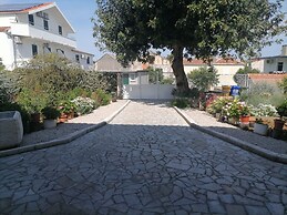 Apartment Ljube