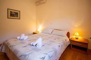 Apartments Den