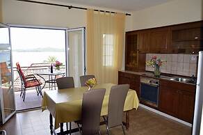 Apartments Zdravko