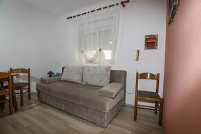 Apartment and Rooms Marlene