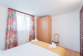 Apartment Orange
