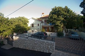 Apartments Luka